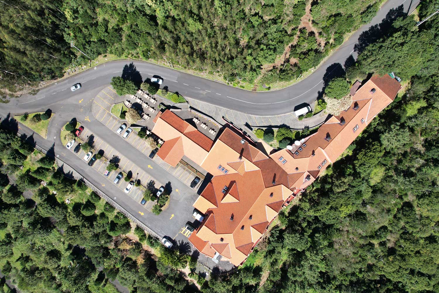 hotel-valley-hotel-drone
